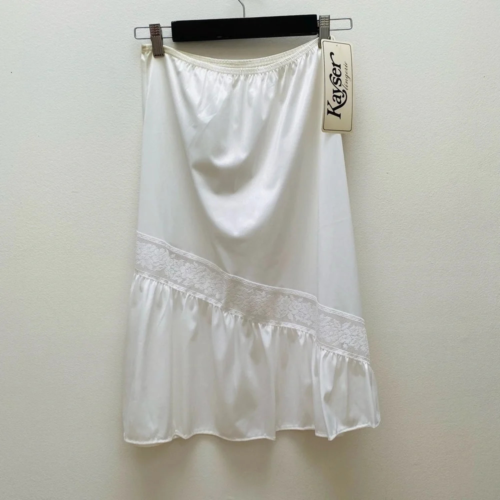Vintage - White Lace Patterned Slip Skirt New with Tags